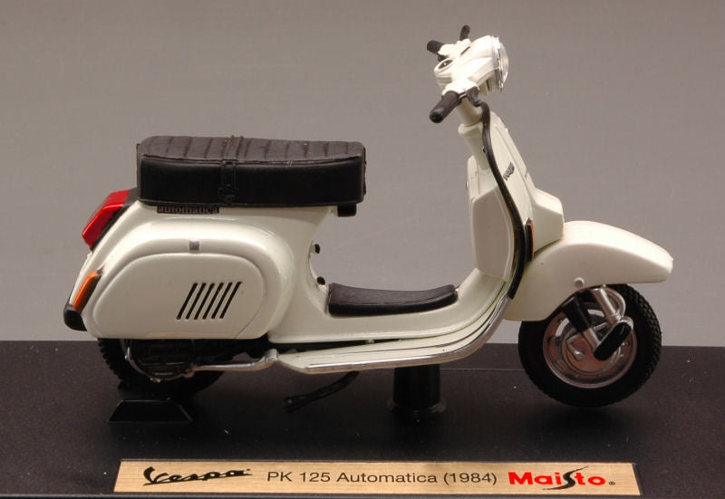 VESPA PK 125 AUTOMATICA 1984 CREAM 1:18 Scala 1:18 Maisto