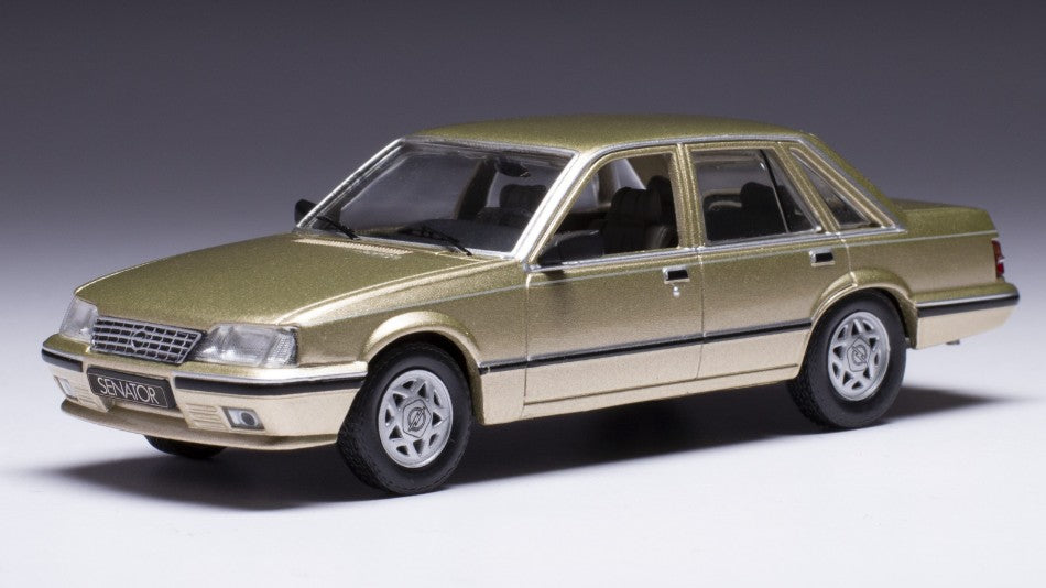 MODELLINO IN SCALA COMPATIBILE CON OPEL SENATOR A2 1983 MET.BEIGE 1:43 IXO MODEL CLC521