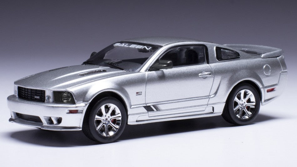 MODELLINO IN SCALA COMPATIBILE CON FORD MUSTANG SALEEN S281 HELLCAT 2005 MET.GREY 1:43 IXO MODEL CLC535