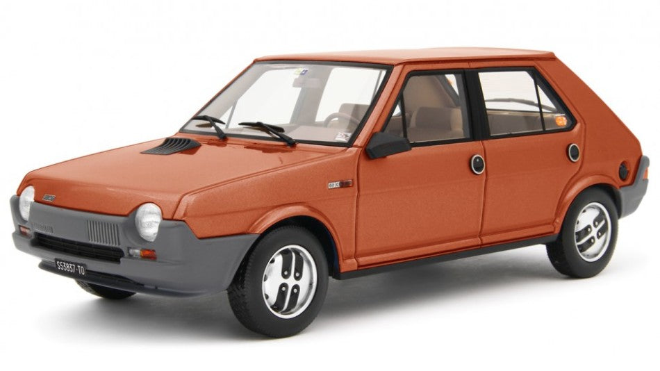 MODELLINO IN SCALA COMPATIBILE CON FIAT RITMO 60 CL 1978 MET.COPPER 1:18 LAUDO RACING LM155G