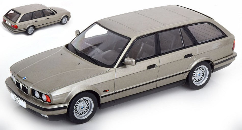 MODELLINO IN SCALA COMPATIBILE CON BMW 5 (E34) TOURING 1991 MET.GREY 1:18 MODELCARGROUP MCG18330