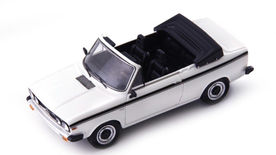 MODELLINO IN SCALA COMPATIBILE CON VOLVO 66 GL CONVERTIBLE 1980 WHITE 1:43 AVENUE43 AVN60117