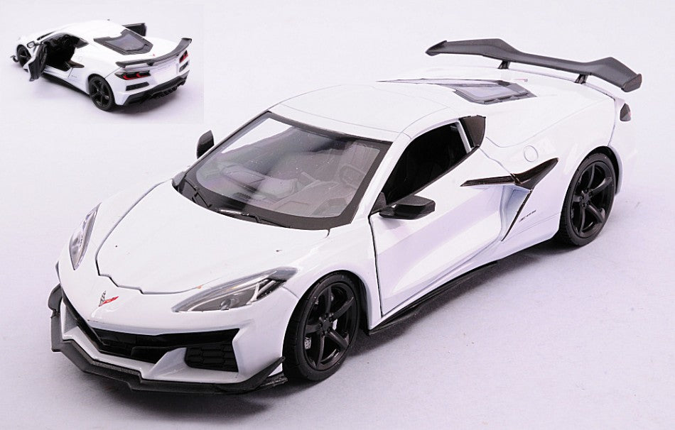 MODELLINO SCALA COMPATIBILE CON CHEVROLET CORVETTE Z06 2023 WHITE 1:24 WELLY WE24120W