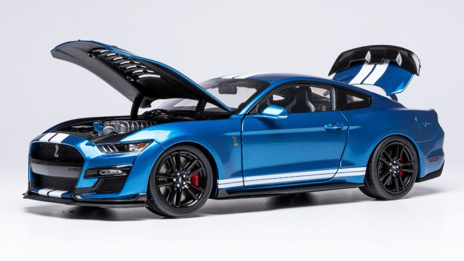 FORD MUSTANG SHELBY GT 500 2022 BLUE/WHITE 1:18
Scala 1:18 Ixo Model