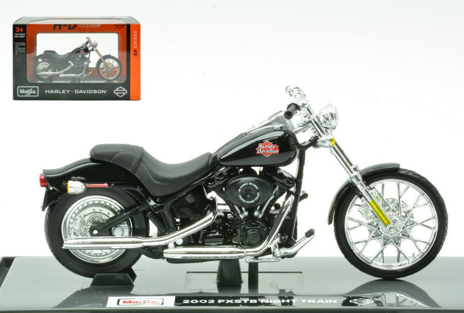 HARLEY DAVIDSON 2002 FXSTB NIGHT TRAIN 1:18 Scala 1:18 Maisto