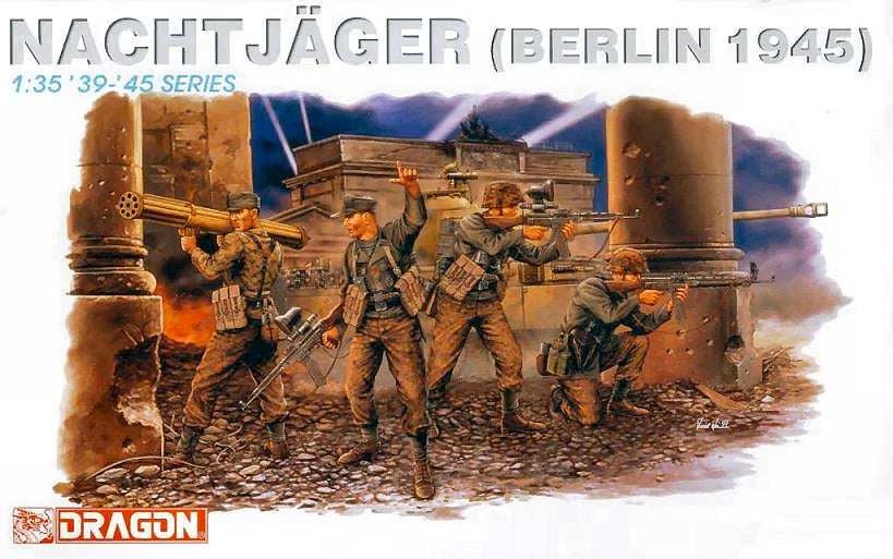 NACHTJAGER (BERLIN 1945) KIT 1:35 Scala 1:35 Dragon