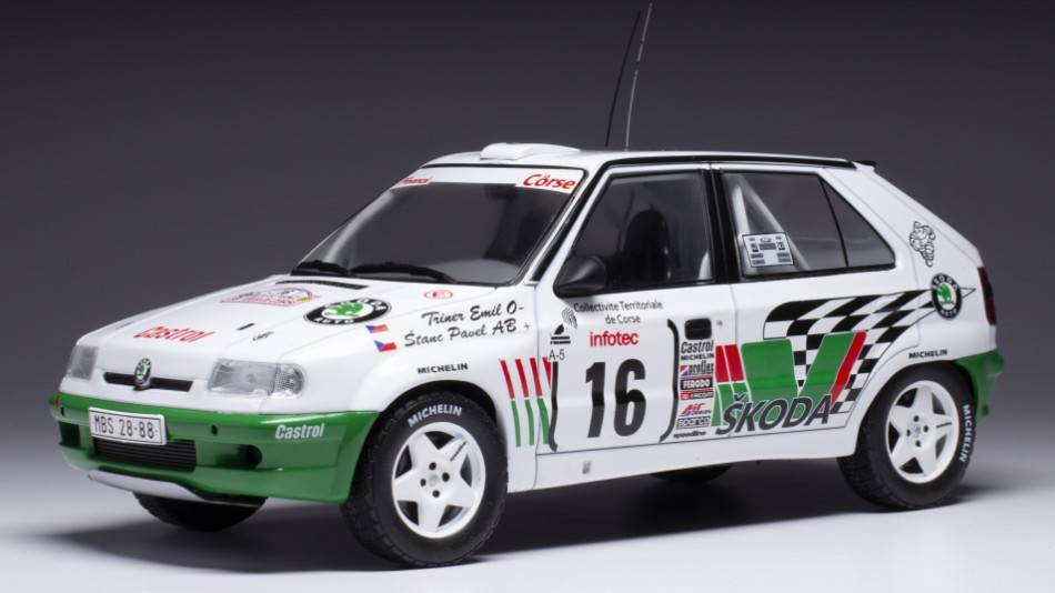 KIT DE MONTAGE À L'ÉCHELLE COMPATIBLE AVEC SKODA FELICIA KIT VOITURE N.16 TOUR DE CORSE 1995 TRINER/STANC 1:18
MODÈLE IXO 18RMC149A