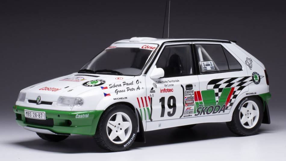 KIT DE MONTAGE À L'ÉCHELLE COMPATIBLE AVEC SKODA FELICIA KIT VOITURE N.19 TOUR DE CORSE 1995 SIBERA/BRUT 1:18
MODÈLE IXO 18RMC149B