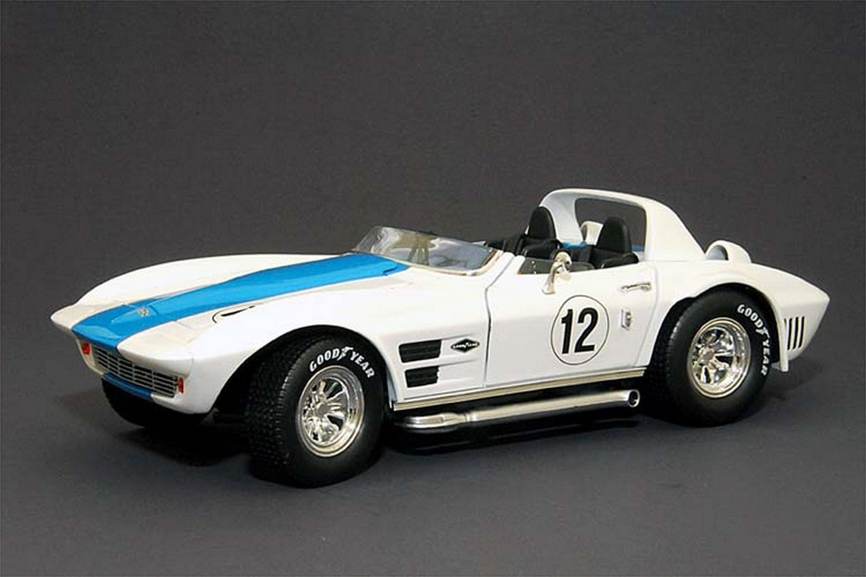 MODELE REDUIT COMPATIBLE AVEC CHEVROLET CORVETTE OPEN N.12 1964 BLANC 1:18 YAT MING YM92698WH