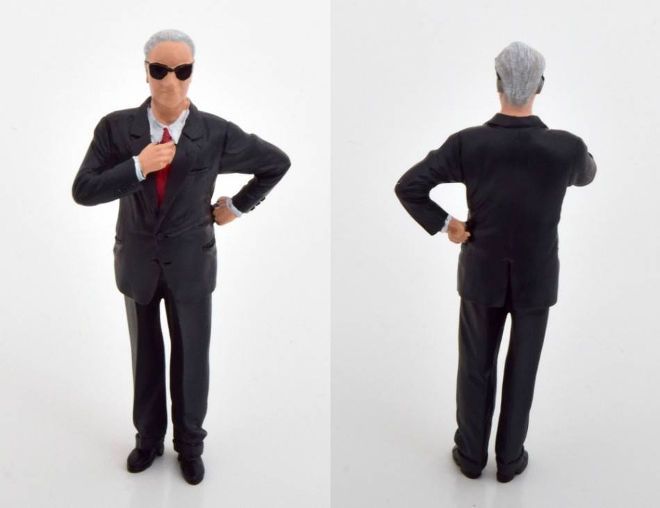 MODELLINO IN SCALA COMPATIBILE CON FIGURINE ENZO OLD 1:18 KK SCALE KKFIG013