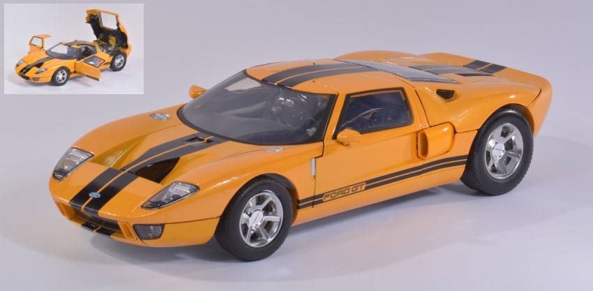 MODELLINO IN SCALA COMPATIBILE CON FORD GT CONCEPT 2004 YELLOW W/BLACK STRIPES 1:12 MOTORMAX MTM73001Y