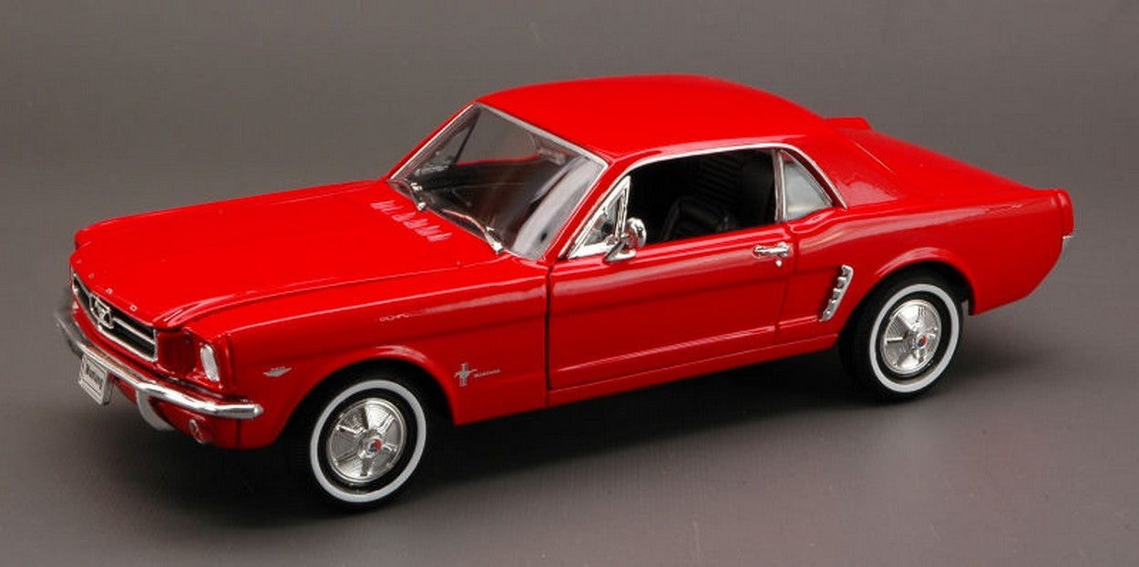 MODELLINO IN SCALA COMPATIBILE CON FORD MUSTANG COUPE 1964 RED 1:24 WELLY WE2451R