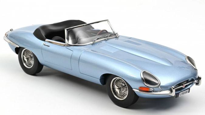 MODÈLE RÉDUIT COMPATIBLE AVEC JAGUAR E-TYPE CABRIOLET 1962 BLEU MÉTALLISÉ 1:12 NOREV NV122722