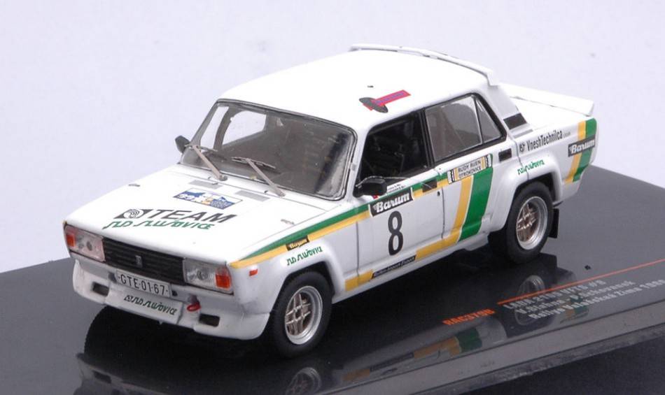 SCALE MODEL COMPATIBLE WITH LADA 2105 VFTS N.8 VALASSKAA ZIMA 1986BLAHNA/SCHOVANEK 1:43 IXO MODEL RAC379B