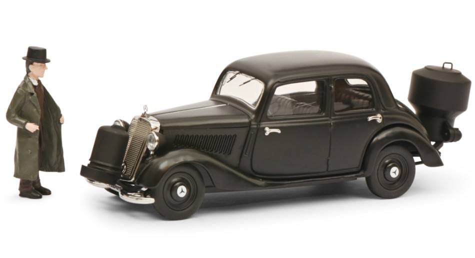 MODELLINO IN SCALA COMPATIBILE CON MERCEDES 70V GASOGENO HOLZVERGASER WITH FIGURE 1949 BLACK 1:43 SCHUCO SH450242900