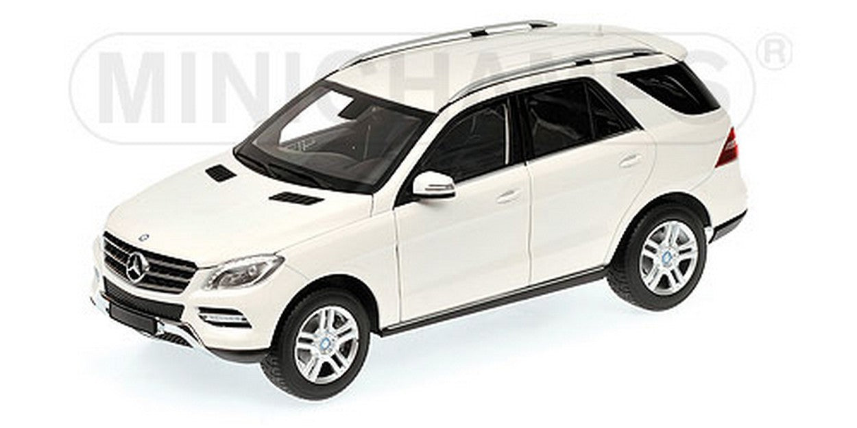 MODELLINO IN SCALA COMPATIBILE CON MERCEDES M CLASS 2011 WHITE 1:18 MINICHAMPS PM100030101