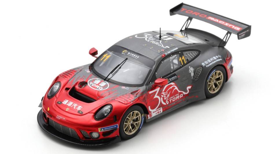 SCALE MODEL COMPATIBLE WITH PORSCHE 911 GT3 R N.11 3rd MACAU GT CUP 2022 A.IMPERATORI 1:43 SPARK MODEL SA265