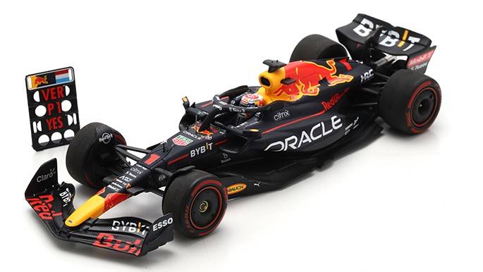 SCALE MODEL COMPATIBLE WITH RED BULL RB18 MAX VERSTAPPEN 2022 N.1 WINNER DUTCH GP 30th CAREER WIN SPARK MODEL S8548