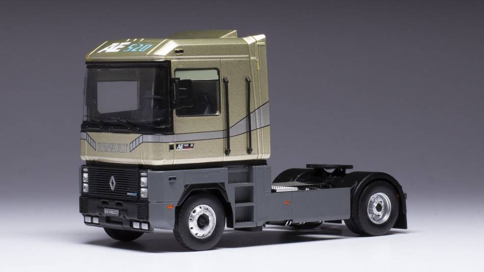 MODELLINO IN SCALA COMPATIBILE CON RENAULT MAGNUM AE 520 Ti 1994 MET.BEIGE 1:43 IXO MODEL TR159