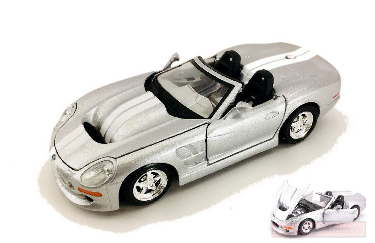 MODÈLE RÉDUIT COMPATIBLE AVEC SHELBY SERIES ONE 1999 ARGENT AVEC RAYURES BLANCHES 1:24 MAISTO MI31277S
