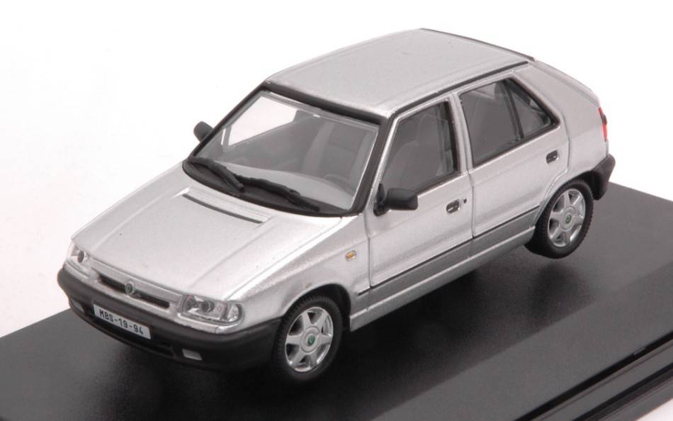 MODELLINO IN SCALA COMPATIBILE CON SKODA FELICIA 1994 SILVER 1:43 ABREX ABS709AD
