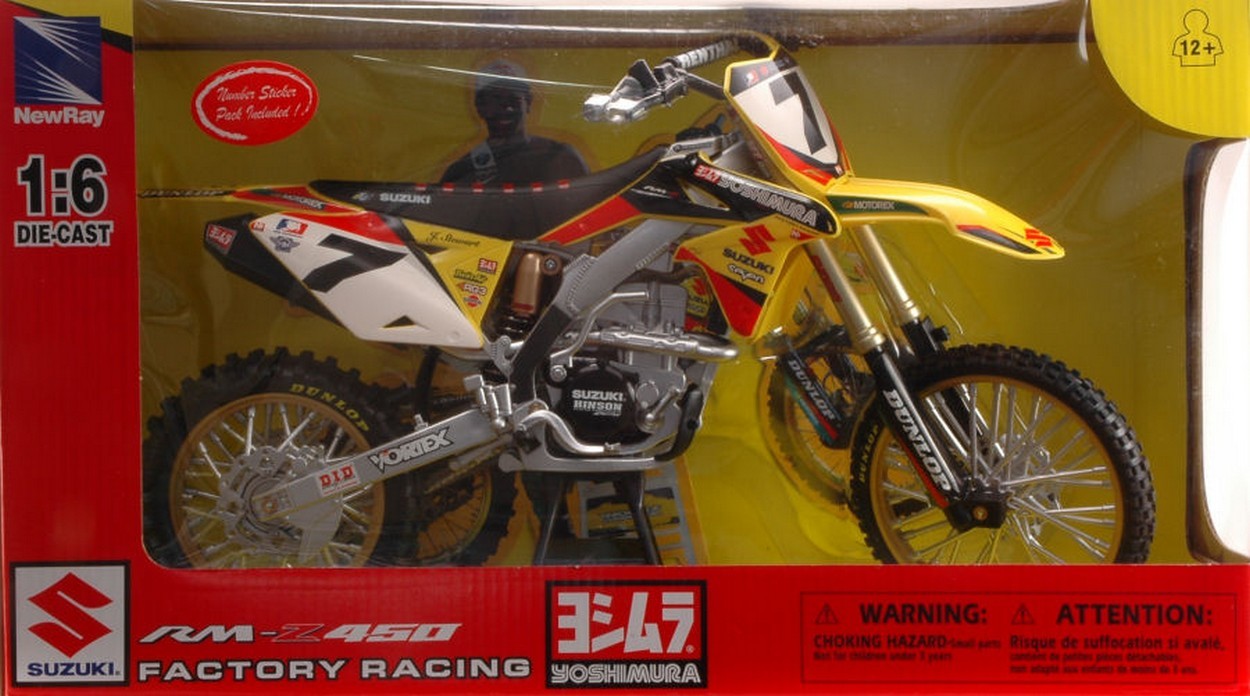 MODELE REDUIT COMPATIBLE AVEC SUZUKI RM-Z 450 J.STEWART 2012 1:6 NEW RAY NY49483S