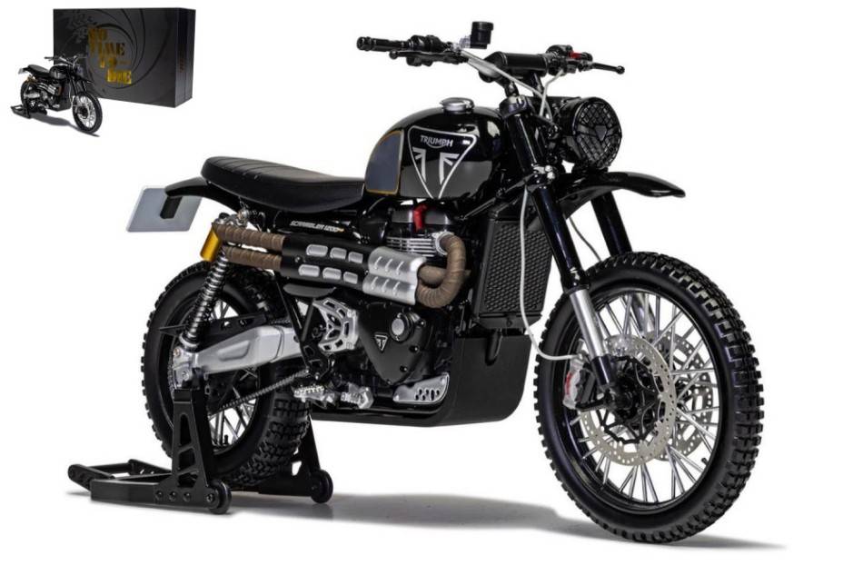 MODELLINO IN SCALA COMPATIBILE CON TRIUMPH SCRAMBLER 1200 MATERA JAMES BOND "NO TIME TO DIE" 1:12 CORGI CC08401