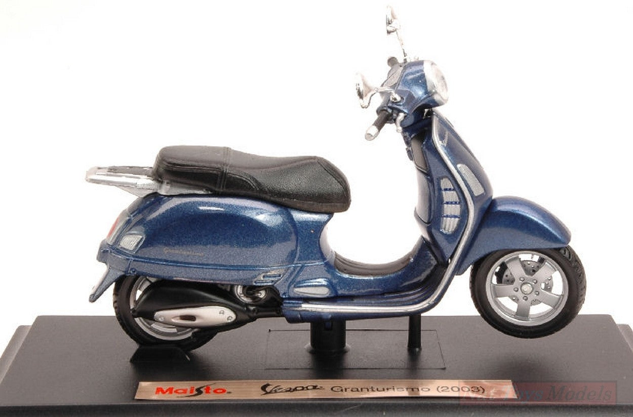 MODÈLE RÉDUIT COMPATIBLE AVEC VESPA GRANTURISMO 2003 BLEU 1:18 MAISTO MI3131B