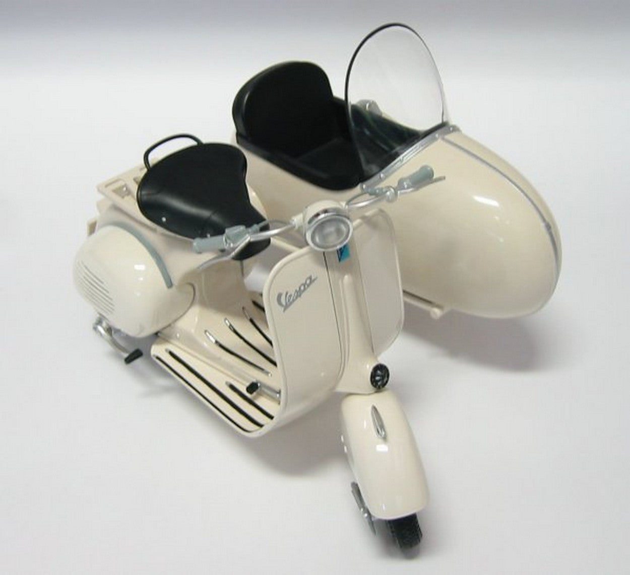 MODÈLE RÉDUIT COMPATIBLE AVEC VESPA PIAGGIO 150 C/SIDE-CAR 1:6 NEW RAY NY48993