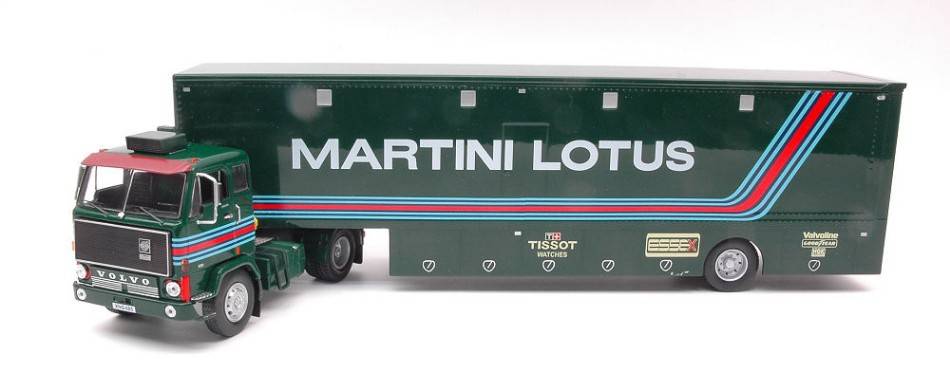 MODELLINO IN SCALA COMPATIBILE CON VOLVO F88 LOTUS MARTINI RACE TRANSPORT 1:43 IXO MODEL TTR025