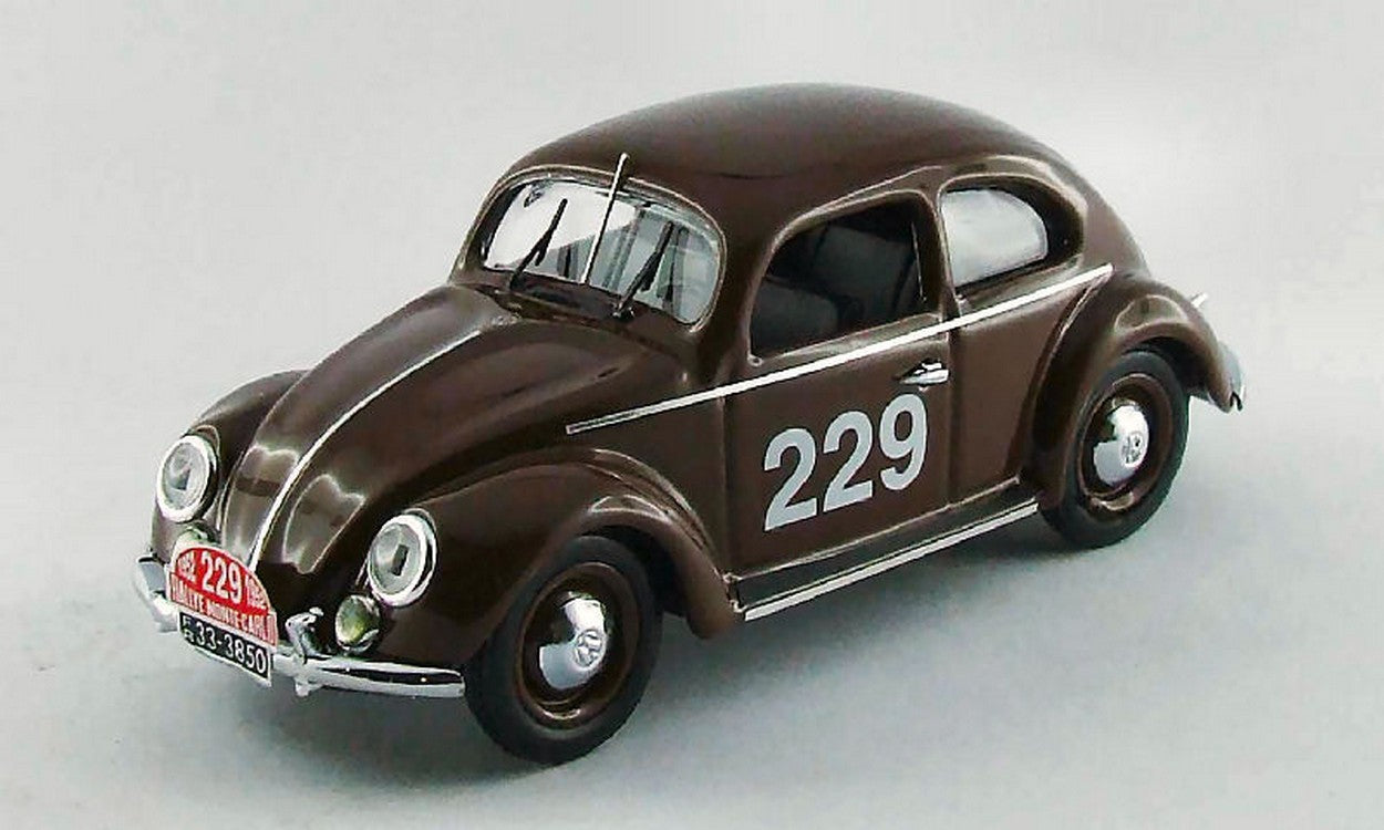 Volkswagen Coccinelles rouge et noire | Château d'EU (76 Volkswagen Coccinelles rouge et noire | Château d'EU (76