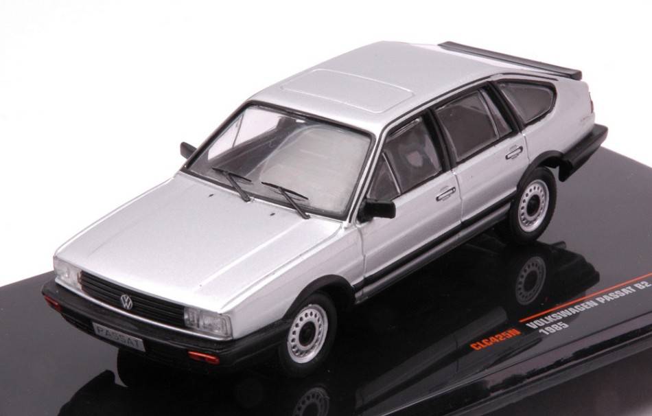 MODELE REDUIT COMPATIBLE AVEC VW PASSAT B2 1985 ARGENT 1:43 IXO MODEL CLC425N