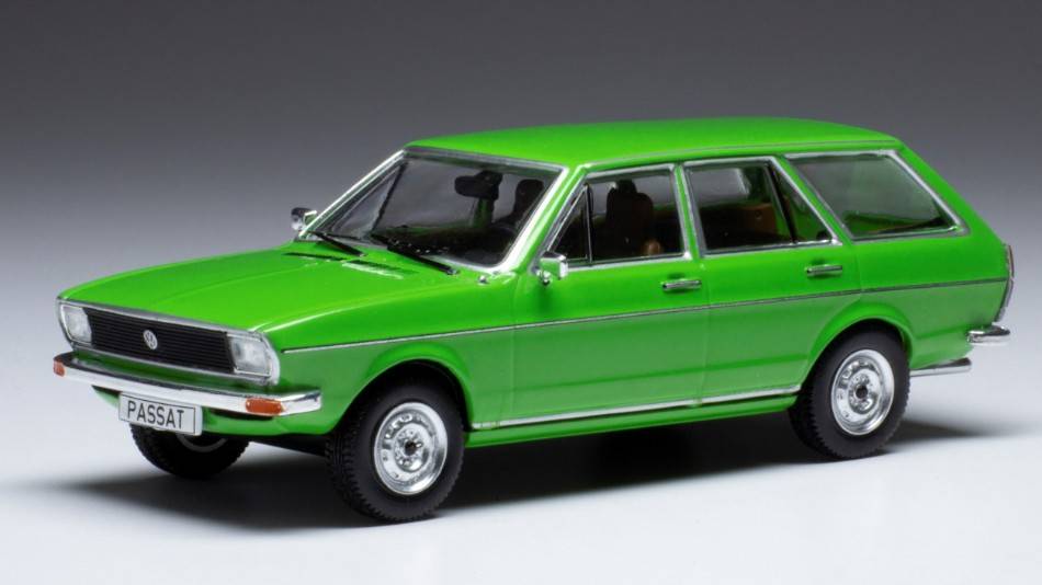 MODELE REDUIT COMPATIBLE AVEC VW PASSAT VARIANT LS 1975 VERT 1:43 IXO MODEL CLC448