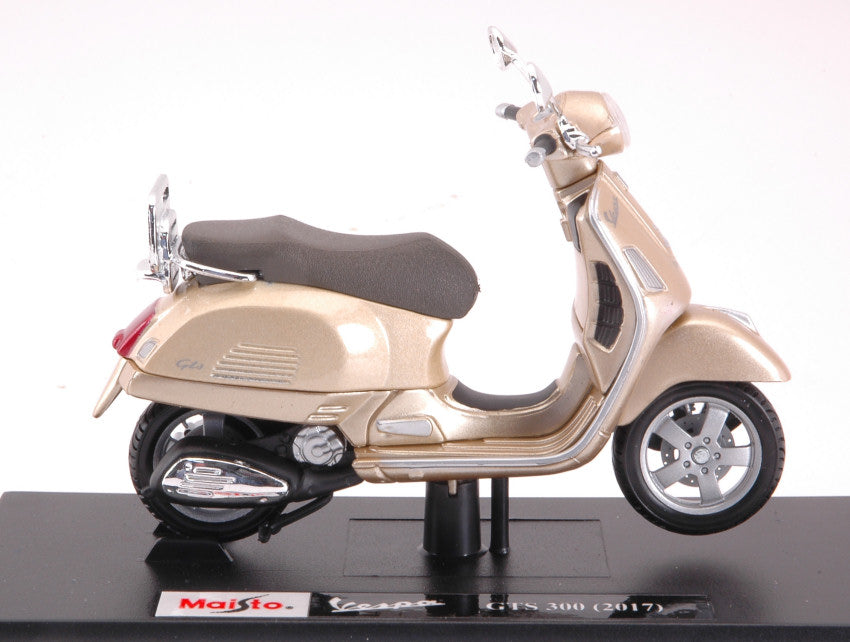 VESPA GTS 300 2017 GOLD 1:18 Scala 1:18 Maisto