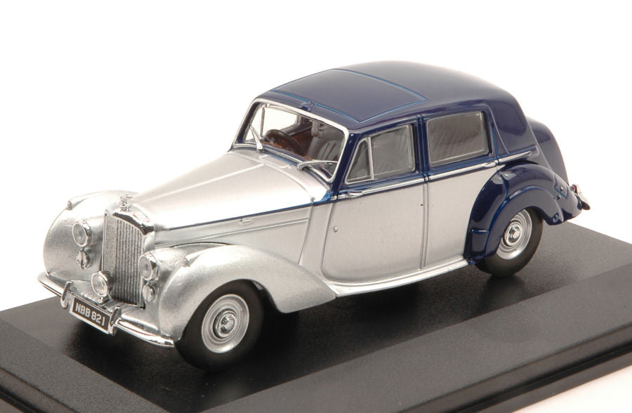MODELLINO IN SCALA COMPATIBILE CON BENTLEY MK VI 1946 SILVER/BLUE 1:43 OXFORD OXFBN6004