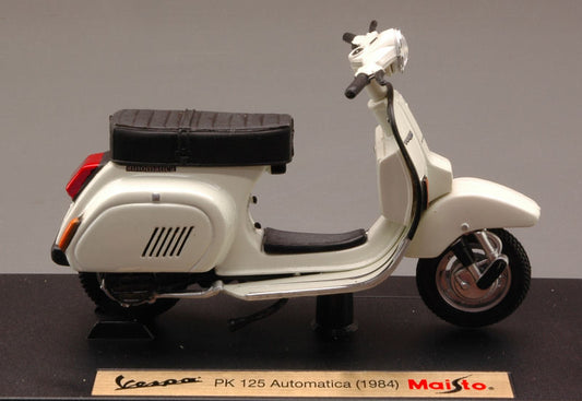 VESPA PK 125 AUTOMATICA 1984 CREAM 1:18 Scala 1:18 Maisto