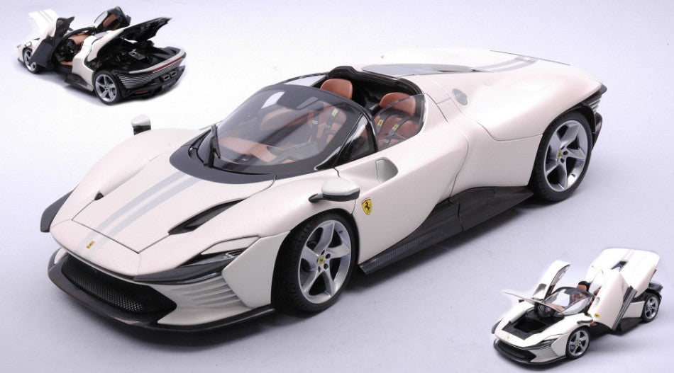 MODELLINO IN SCALA Burago COMPATIBILE CON FERRARI DAYTONA SP3 WHITE SIGNATURE W/OPENINGS 1:18 MODEL SCALE BU16912 241217