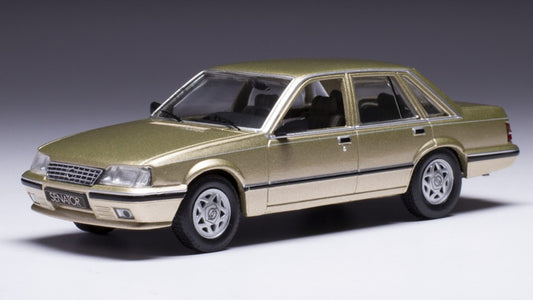 MODELLINO IN SCALA COMPATIBILE CON OPEL SENATOR A2 1983 MET.BEIGE 1:43 IXO MODEL CLC521