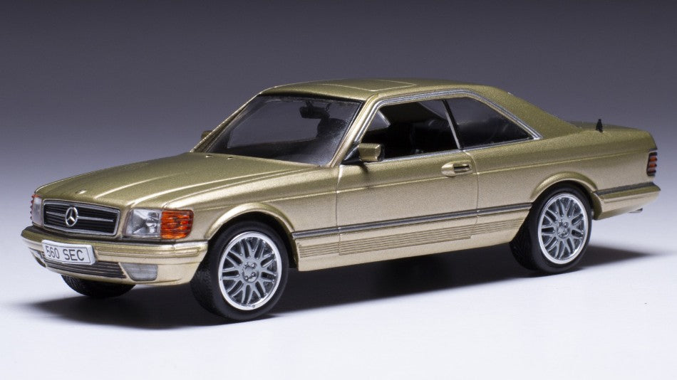 MODELLINO IN SCALA COMPATIBILE CON MERCEDES 500 SEC 1981 MET.BEIGE 1:43 IXO MODEL CLC537
