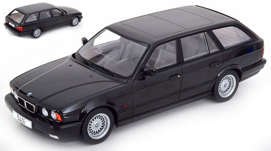MODELLINO IN SCALA COMPATIBILE CON BMW 5 (E34) TOURING 1991 MET.BLACK 1:18 MODELCARGROUP MCG18329