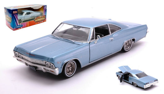 MODELLINO IN SCALA COMPATIBILE CON CHEVROLET IMPALA SS396 COUPE' 1965 METALLIC LIGHT BLUE 1:24 WELLY WE22417LWR-MBL