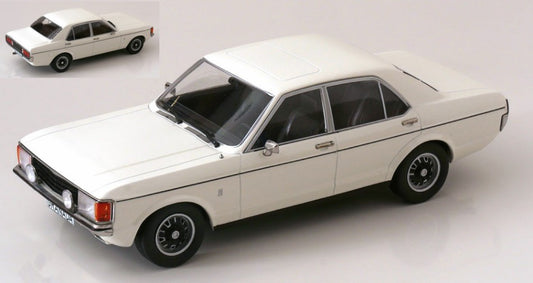 MODELLINO IN SCALA COMPATIBILE CON FORD GRANADA MK I WHITE 1:18 MODELCARGROUP MCG18395