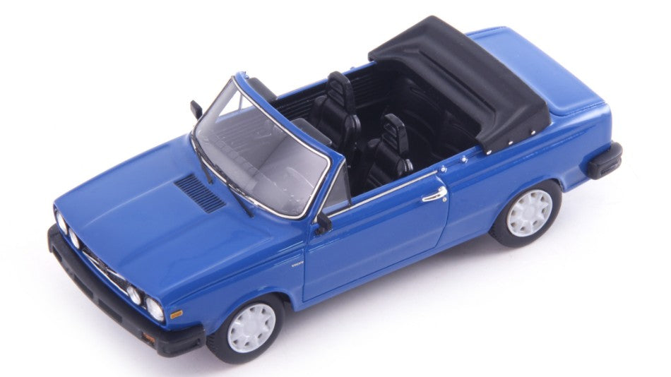 MODELLINO IN SCALA COMPATIBILE CON VOLVO 66 GL CONVERTIBLE 1980 BLUE 1:43 AVENUE43 AVN60116