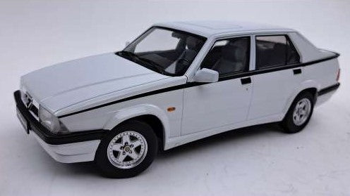 MODELLINO Triple 9 ALFA ROMEO 75 WHITE 1:18 MODEL SCALE T9-1800474 250506