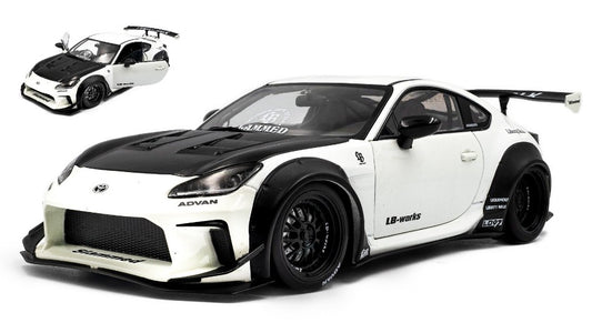 TOYOTA GR86 LBWK BODY KIT COUPE 2024 PEARL WHITE 1:18 Scala 1:18 Solido