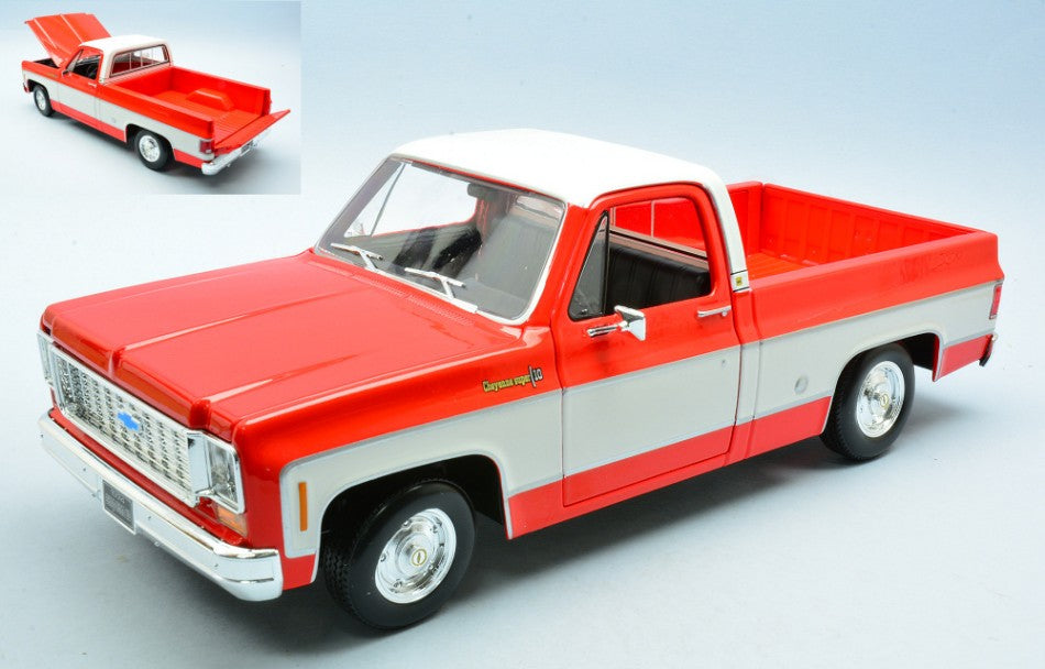 CHEVROLET C10 CHEYENNE SUPER 1974 RED 1:18 Scala 1:18 Maisto