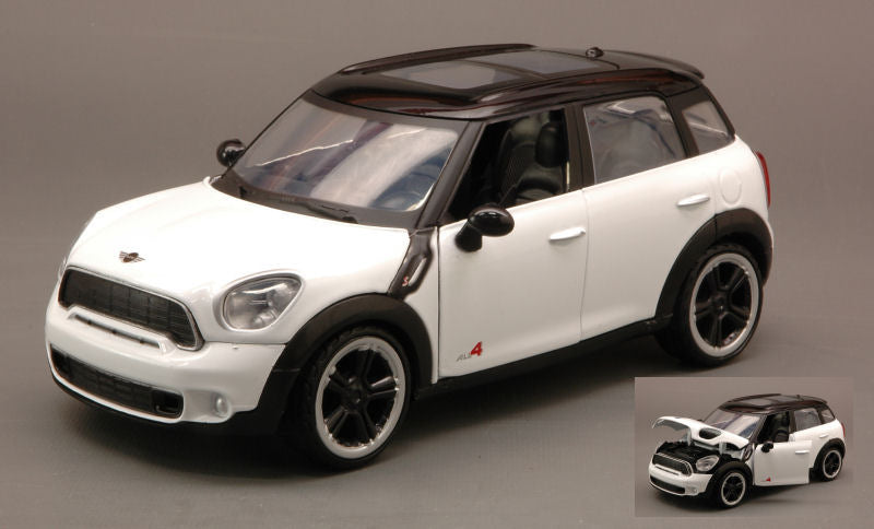 MINI COOPER S COUNTRYMAN 2011 WHITE W/BLACK  ROOF 1:24 Scala 1:24 MotorMax