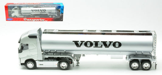VOLVO FH 4x2 TRACTOR SILVER W/SILVER OIL TANKER 1:32 Scala 1:32 Welly