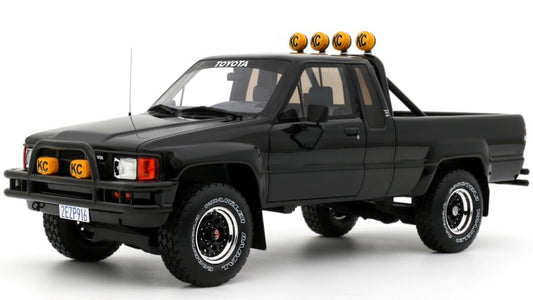 TOYOTA HILUX SR5 1985 "BACK TO THE FUTURE" MARTY'S DREAM W/PLATE 1:18 Scala 1:18 Ottomobile