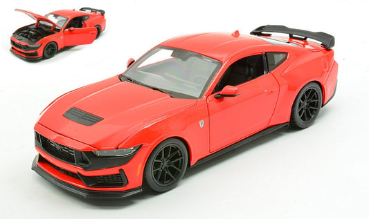 FORD MUSTANG DARKHORSE 2024 RED 1:24 Scala 1:24 Maisto